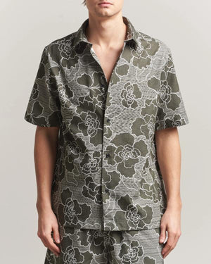 Reasonable Doubt S04 McKinley Freeman Floral Print Olive Shirt - view 3