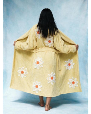 The Nanny S03 Fran Drescher Yellow Daisies Robe - view 3