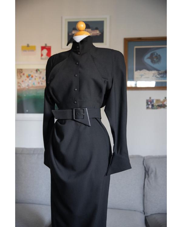 The Kardashians S08 Kris Jenner Pointed Collar Fatale Dress - view 3