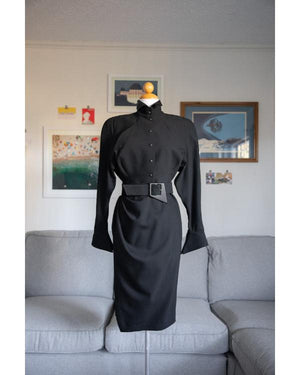 The Kardashians S08 Kris Jenner Pointed Collar Fatale Dress - view 4