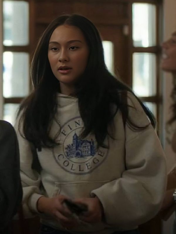 The Summer I Turned Pretty S03 Lola Tung Grey Hoodie